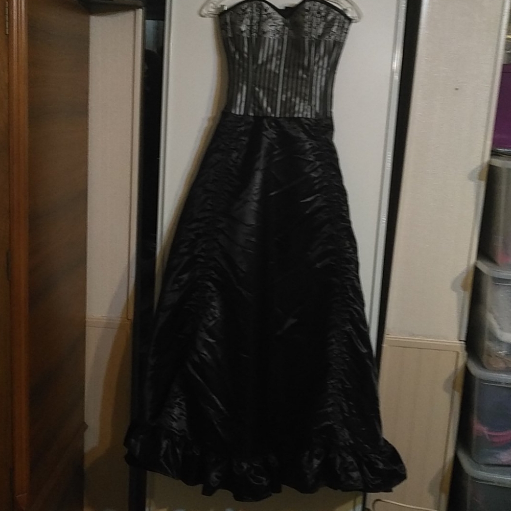 Corset Deal - Picture 2 of 4